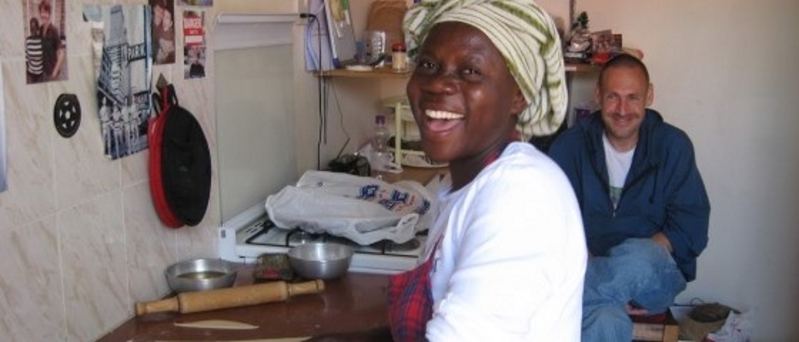 Picture 2: African woman cooking